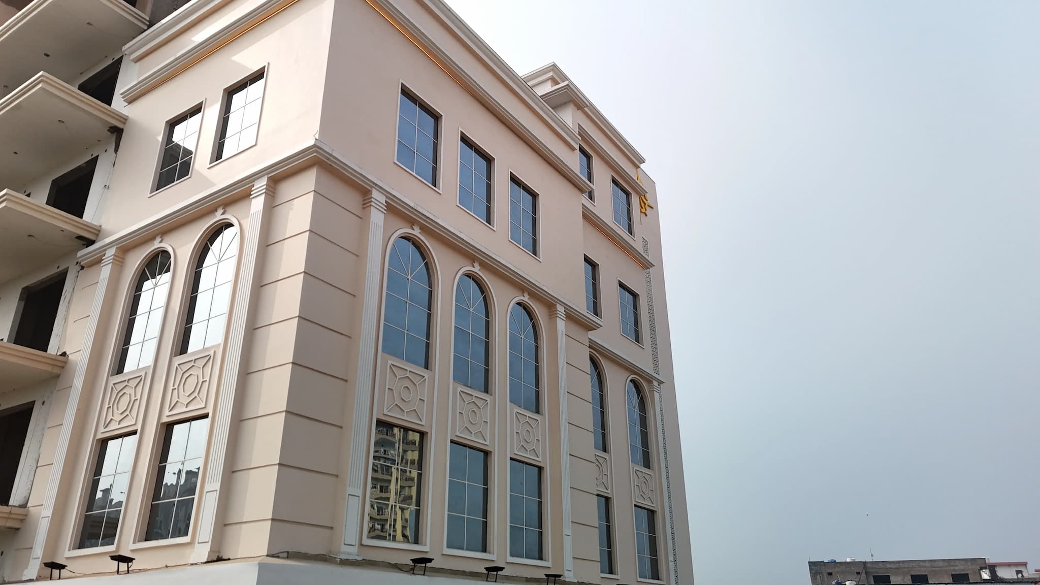 Gallery img